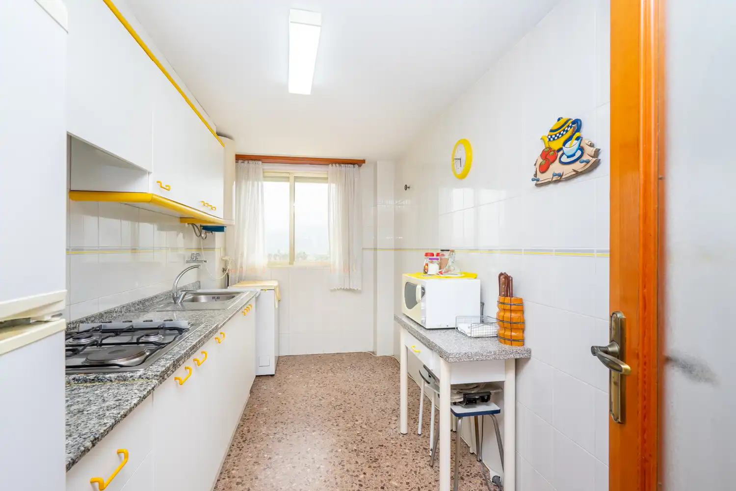 Cocina de Piso en venta en Gandia con Terraza y Piscina comunitaria