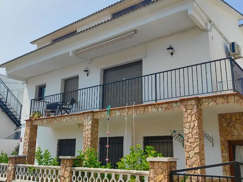Casa con jardín en venta en Salicart 12