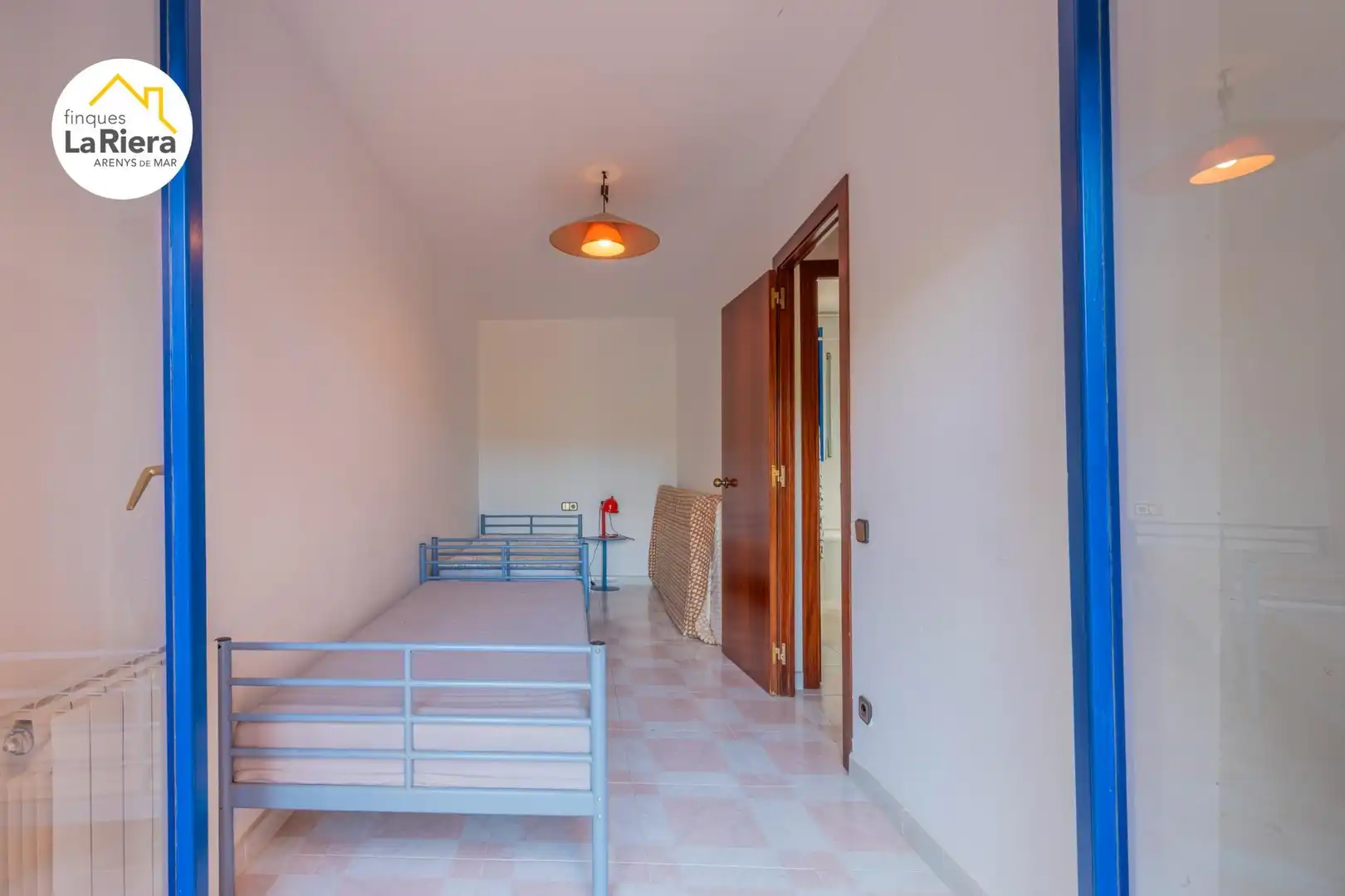 Schlafzimmer von Haus oder Chalet zum Verkauf in Arenys de Munt mit Heizung, Privatgarten und Schwimmbad