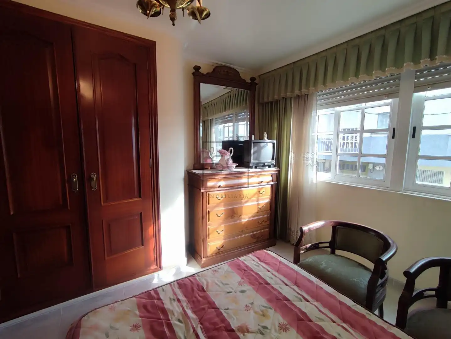 Schlafzimmer von Einfamilien-Reihenhaus zum Verkauf in Ares mit Terrasse, Abstellraum und Möbliert