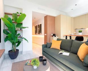 Living room of Flat to rent in  Sevilla Capital  with Air Conditioner, Heating and Washing machine