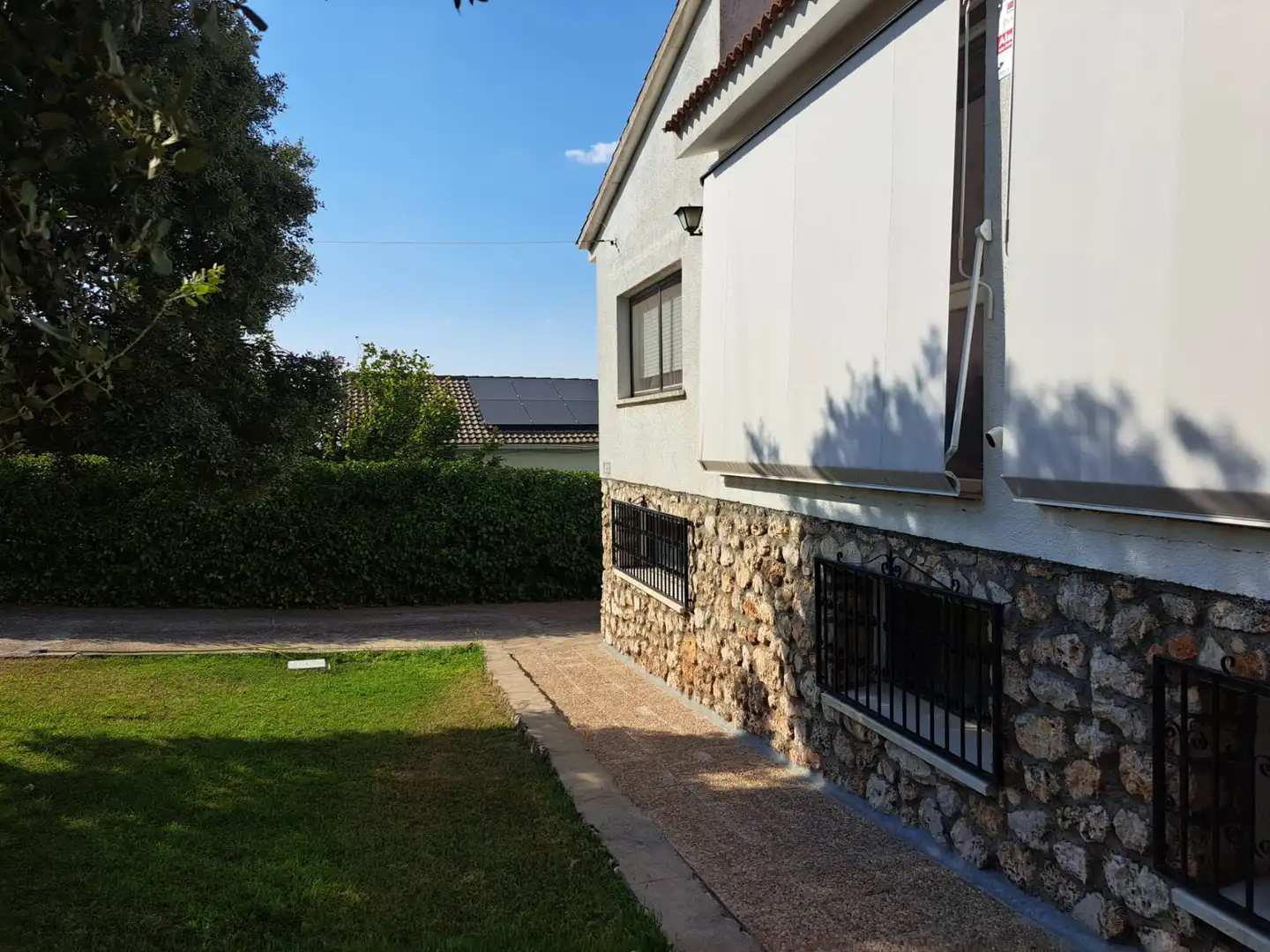 Vista exterior de Casa o xalet en venda en Albalate de Zorita amb Calefacció, Jardí privat i Terrassa