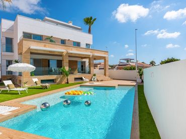 Villa mit Pool zum Verkauf in Ciudad Quesada