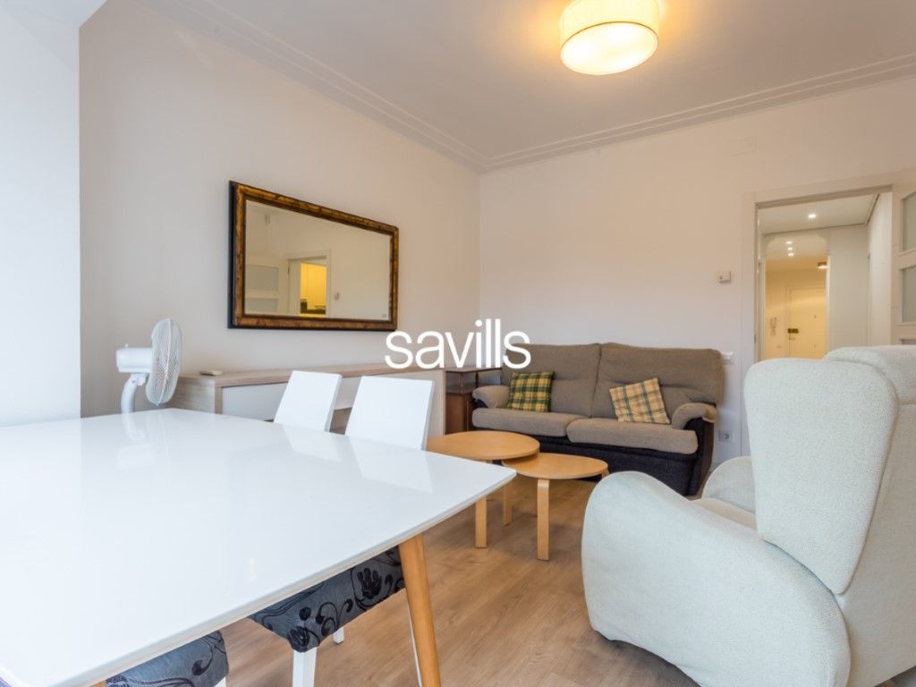 Living room of Apartment for sale in  Barcelona Capital  with Oven and Balcony