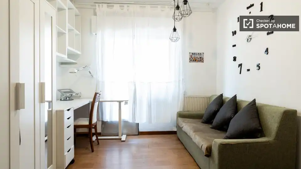 Sala de estar de Piso para compartir en Alcobendas con Aire acondicionado, Calefacción y Terraza