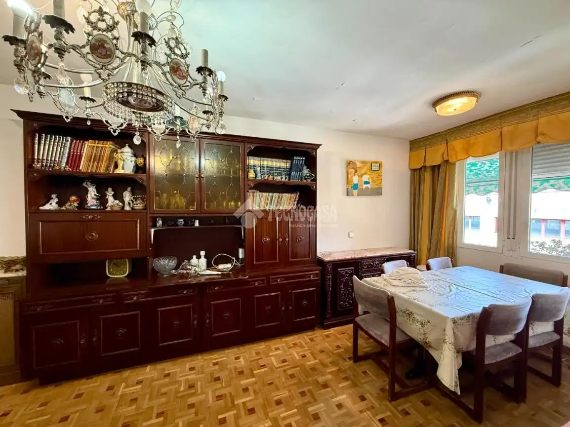 Comedor de Piso en venta en Madrid con Calefacción