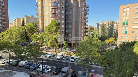 Foto 2 de Piso en venta en Parque Palomar – Bombarda, Zaragoza Capital