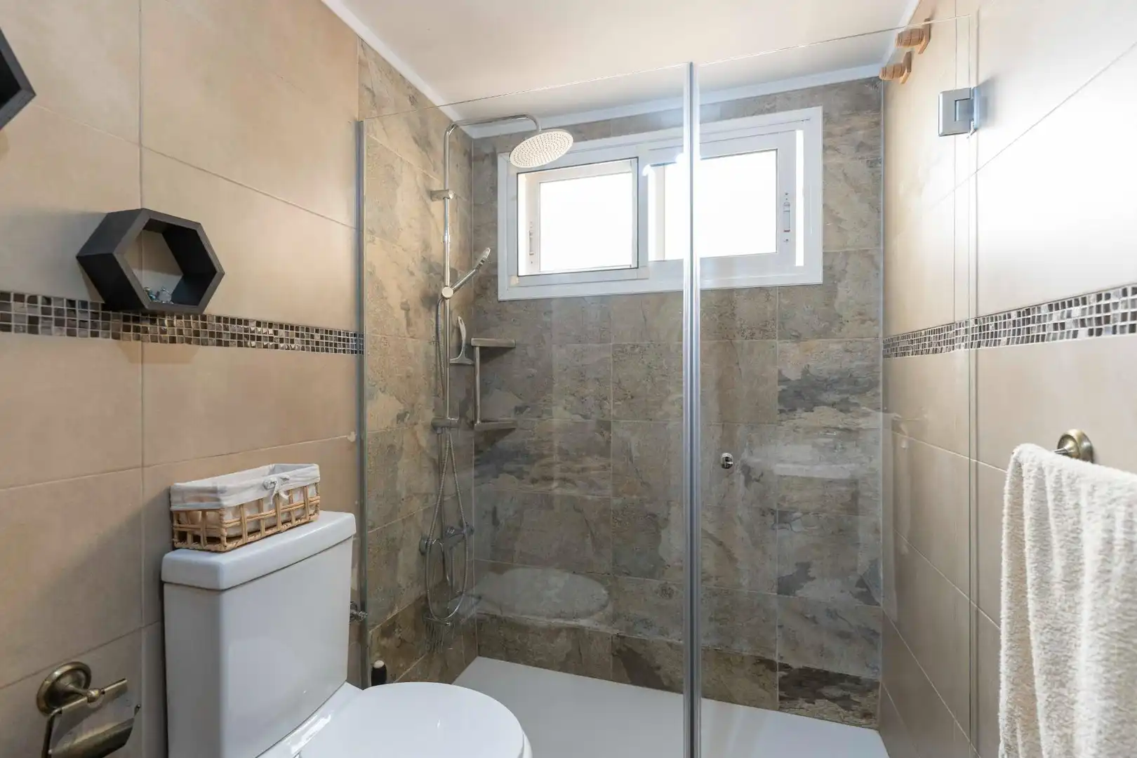 Baño de Piso en venta en Arona con Aire acondicionado, Terraza y Trastero