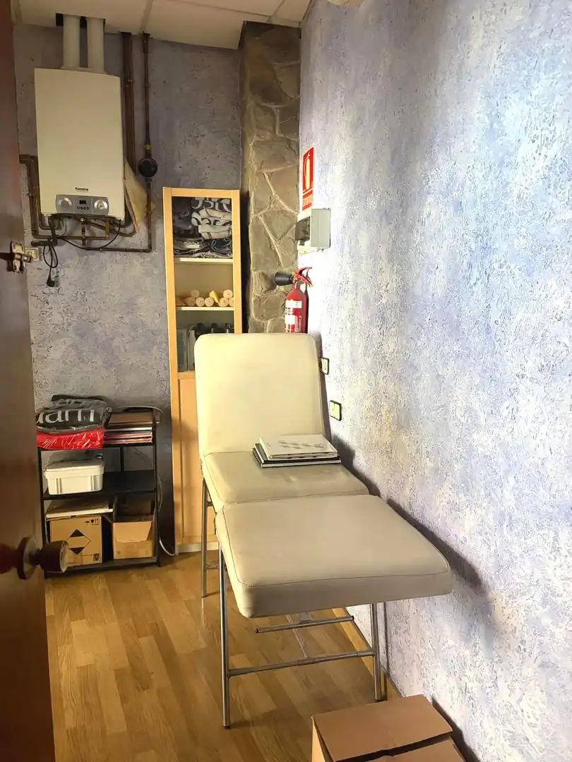 Living room of Commercial properties for rent in Monzón  with Air Conditioner