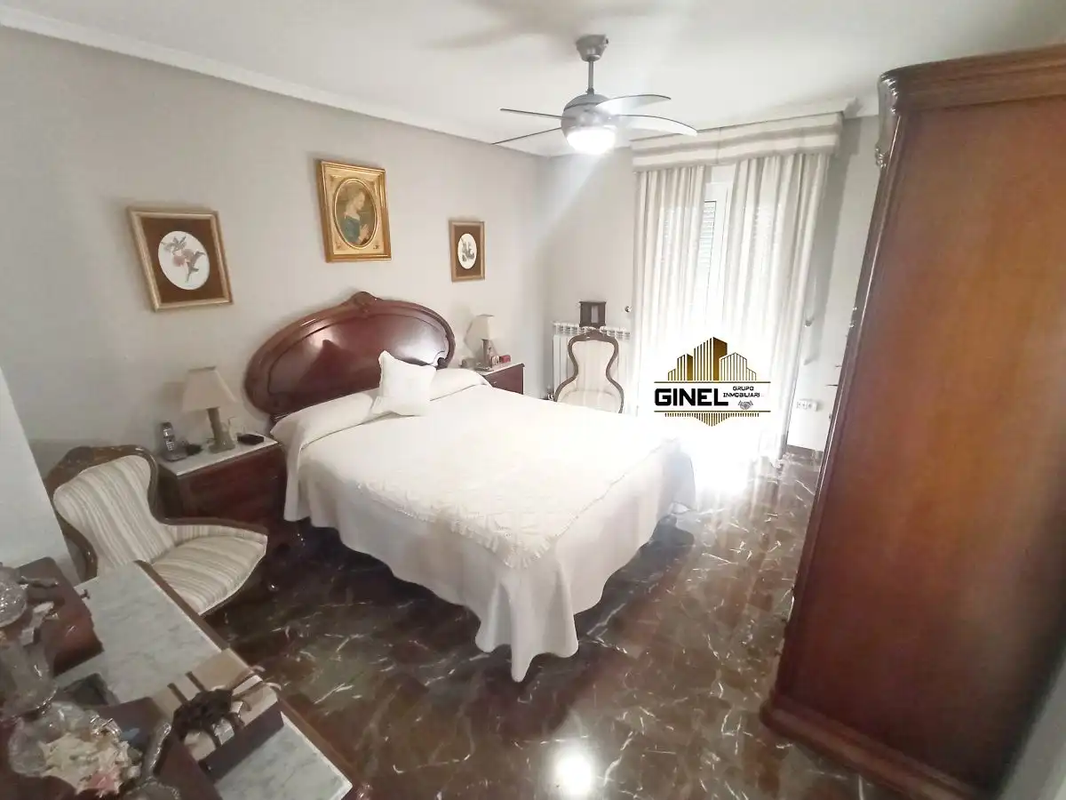 Dormitori de Casa o xalet en venda en Jaén amb Aire condicionat, Calefacció i Terrassa