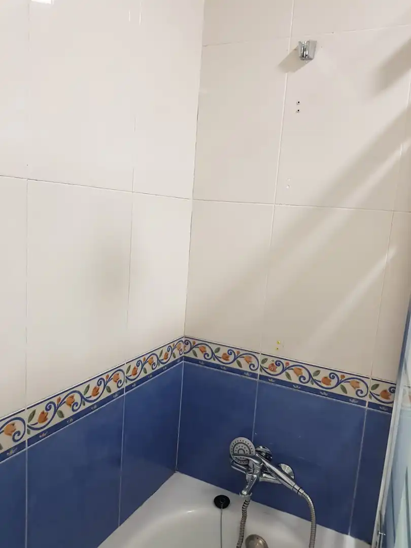 Baño de Piso de alquiler en Roquetas de Mar con Aire acondicionado, Calefacción y Parquet