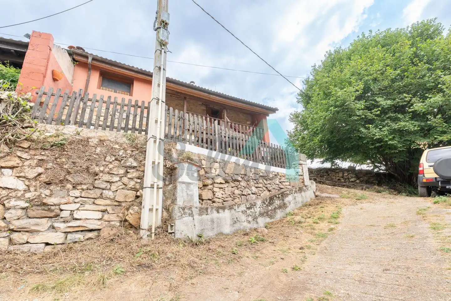 Einfamilien-Reihenhaus zum Verkauf in Lugar Bustiello, Proaza