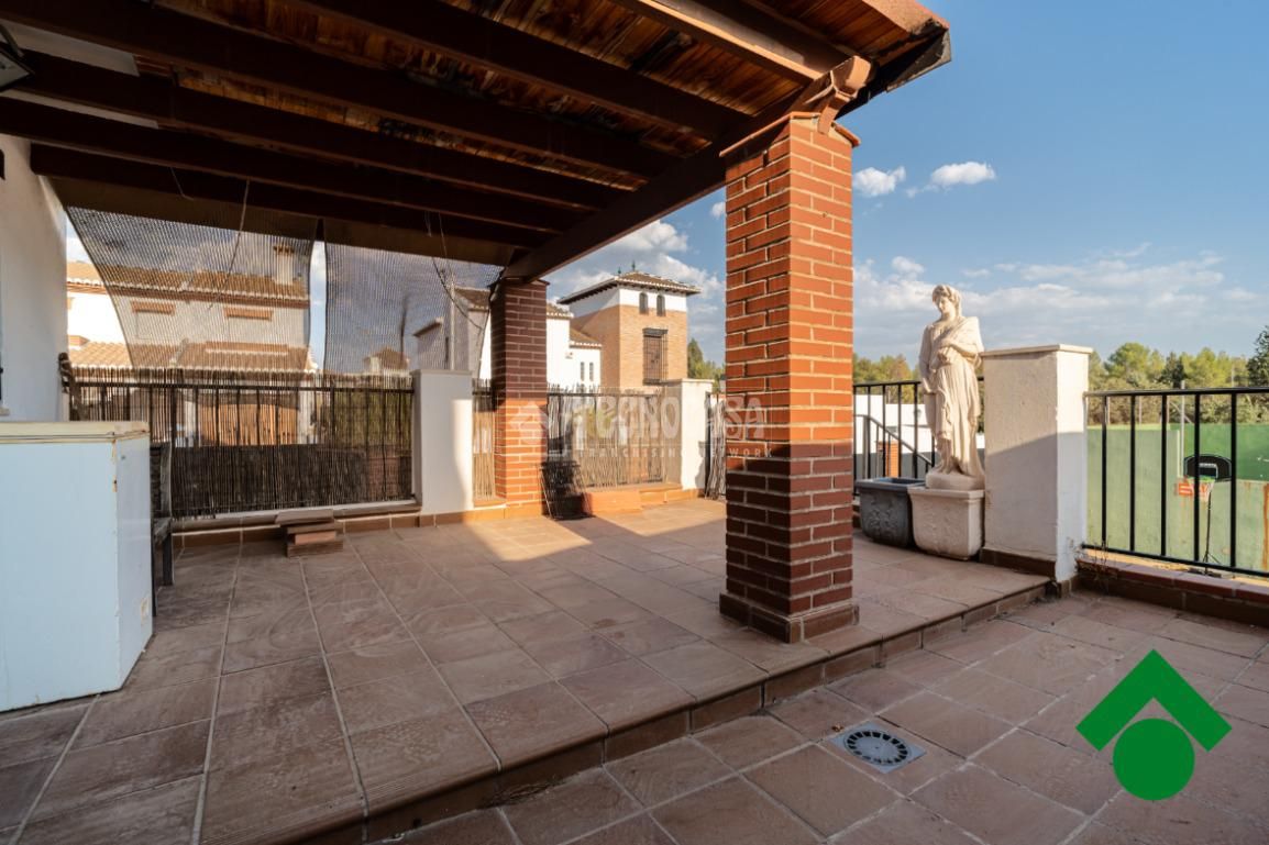 Terrace of Single-family semi-detached for sale in Atarfe