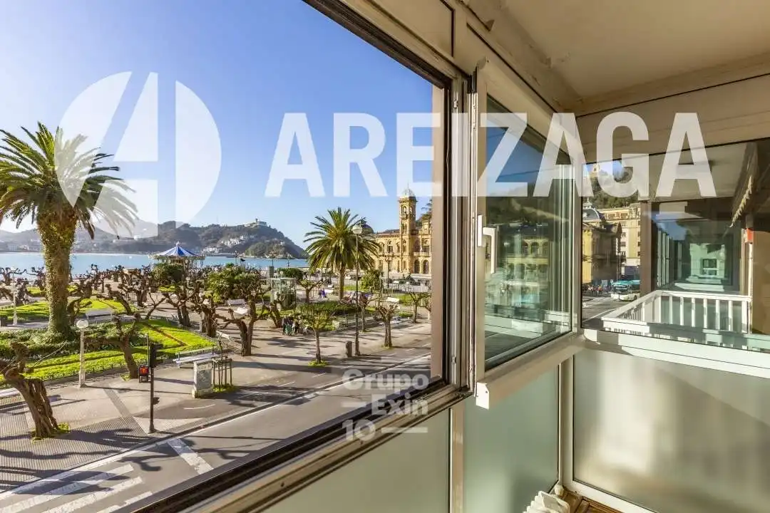 Außenansicht von Büro zum Verkauf in Donostia - San Sebastián  mit Klimaanlage, Heizung und Abstellraum