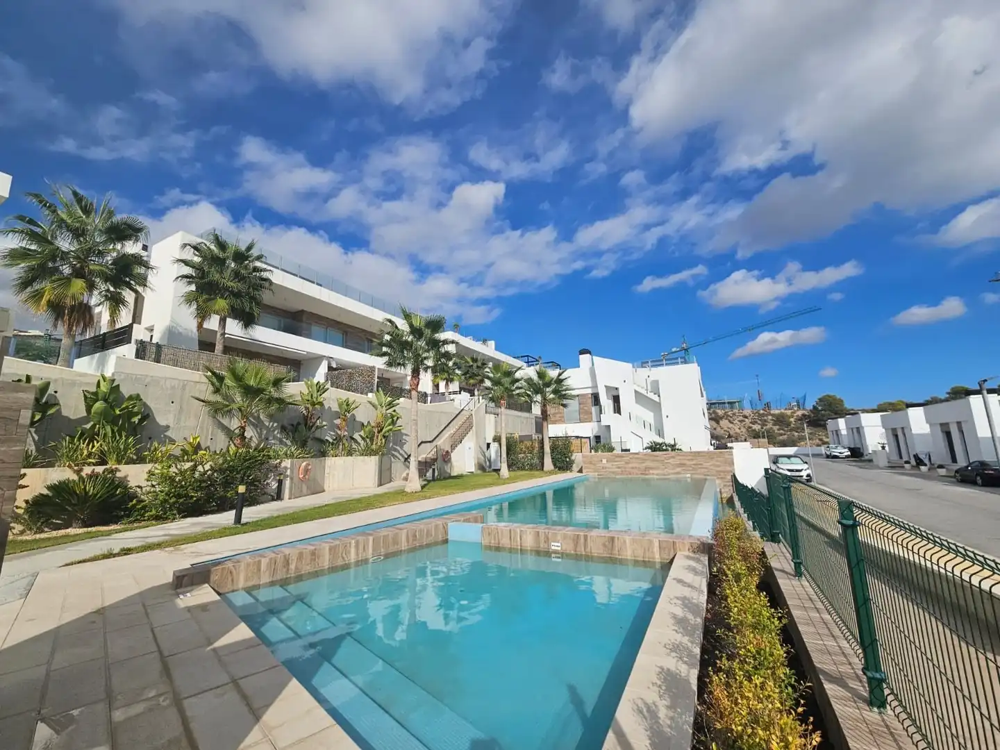 Piscina de Ático de alquiler en Finestrat con Aire acondicionado, Calefacción y Jardín privado