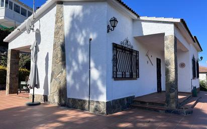 Vista exterior de Casa o xalet en venda en Lloret de Mar amb Aire condicionat, Calefacció i Terrassa