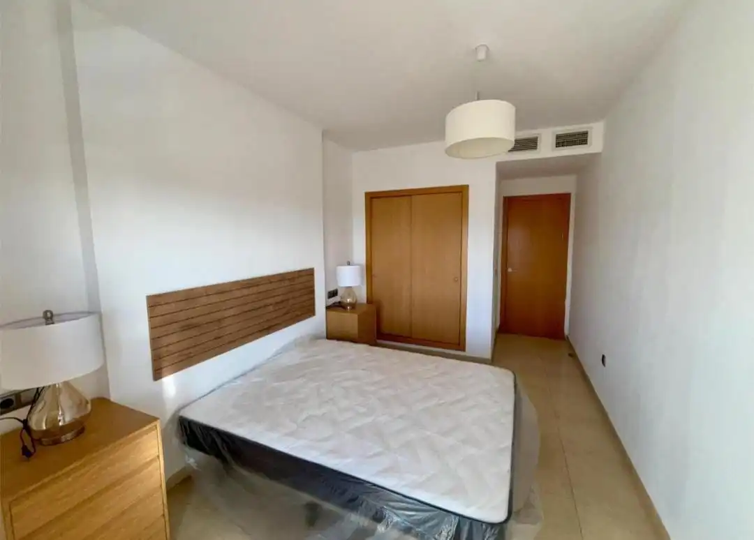Schlafzimmer von Wohnung zum Verkauf in Roquetas de Mar mit Klimaanlage, Heizung und Terrasse
