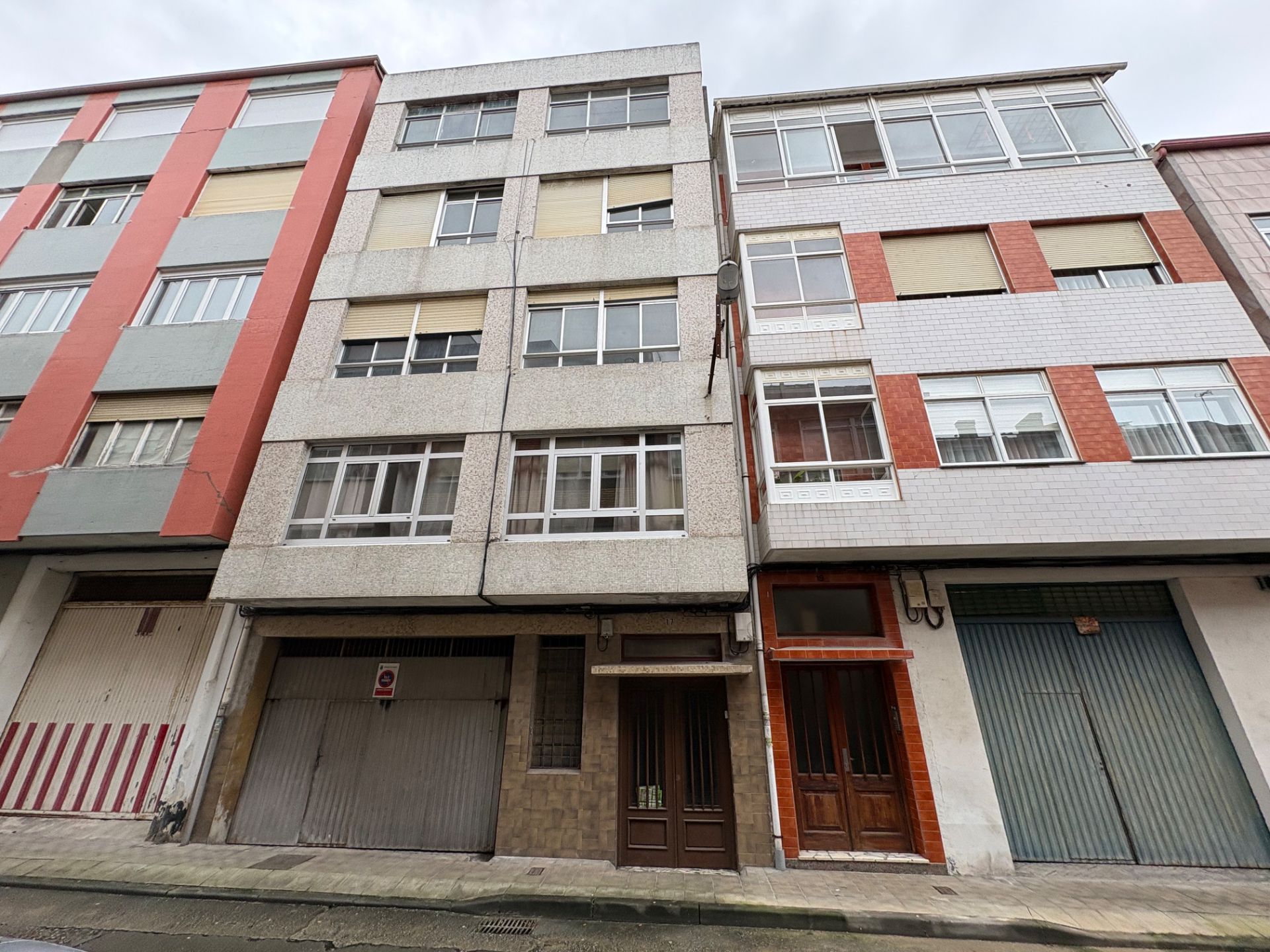 Vista exterior de Pis en venda en Narón