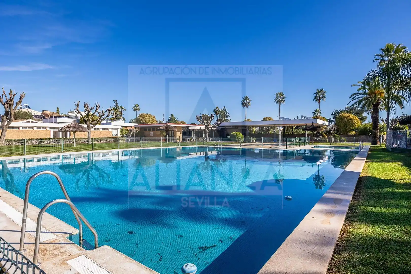 Swimming pool of Houses for sale in Valencina de la Concepción  with Air Conditioner, Private garden and Community pool