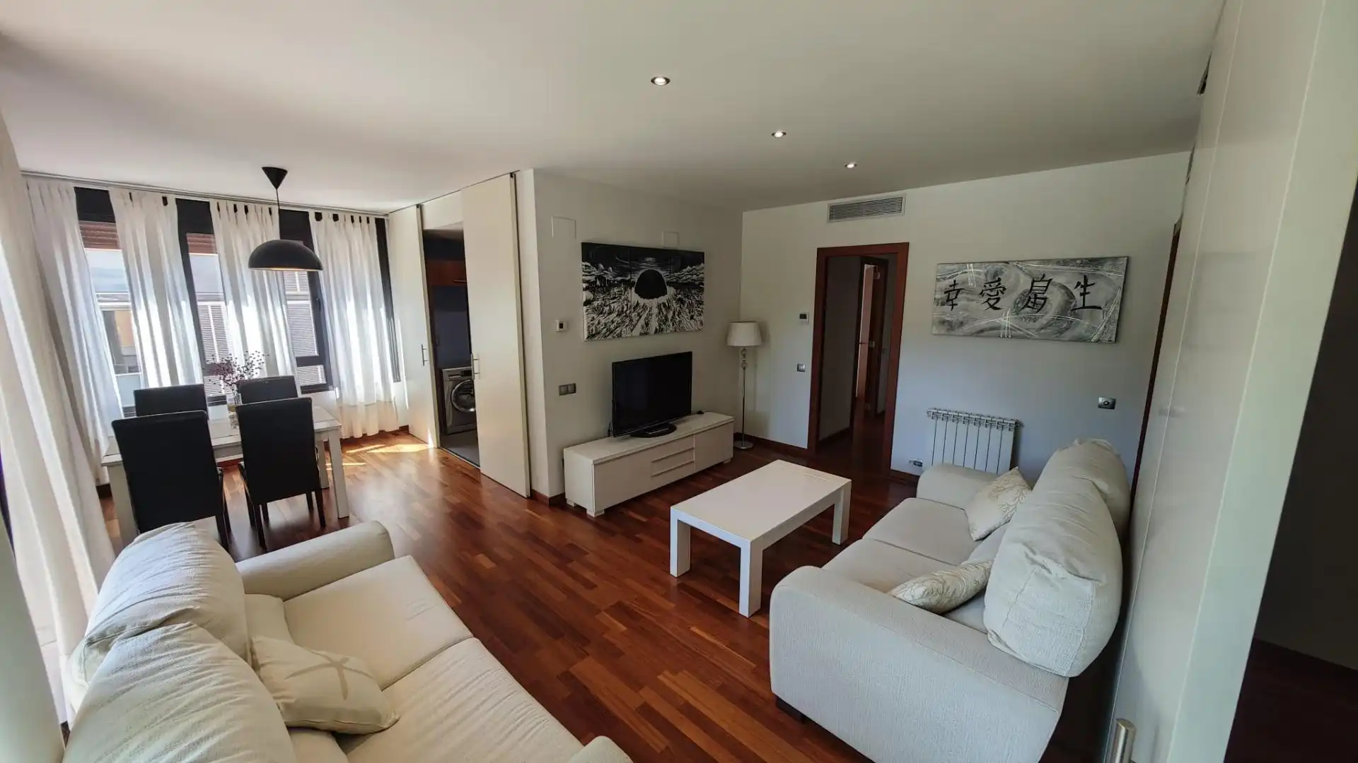 Sala de estar de Piso en venta en Vilanova i la Geltrú con Aire acondicionado, Calefacción y Parquet