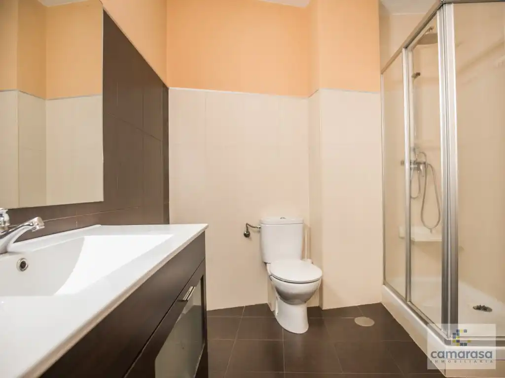 Baño de Piso en venta en Ávila con Calefacción y Terraza