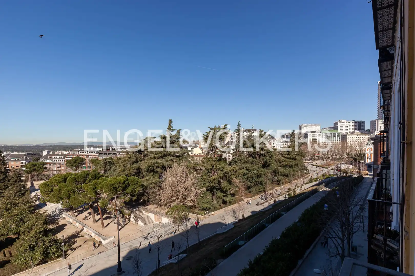 Vista exterior de Planta baixa de lloguer en Madrid amb Aire condicionat, Calefacció i Jardí privat