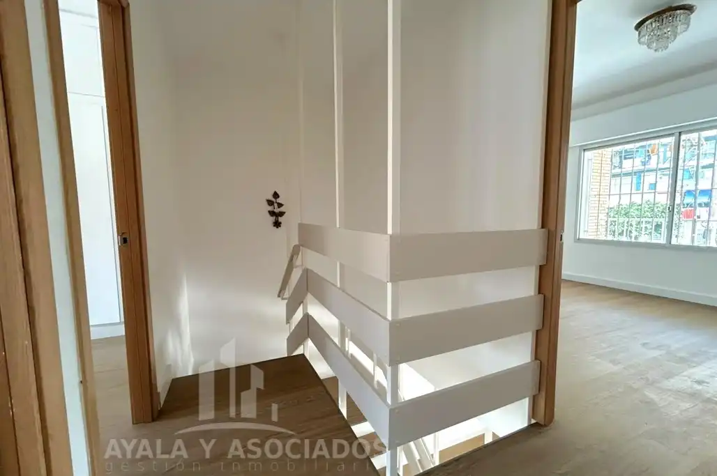 Einfamilien-Reihenhaus zum Verkauf in Cartagena mit Klimaanlage, Heizung und Privatgarten