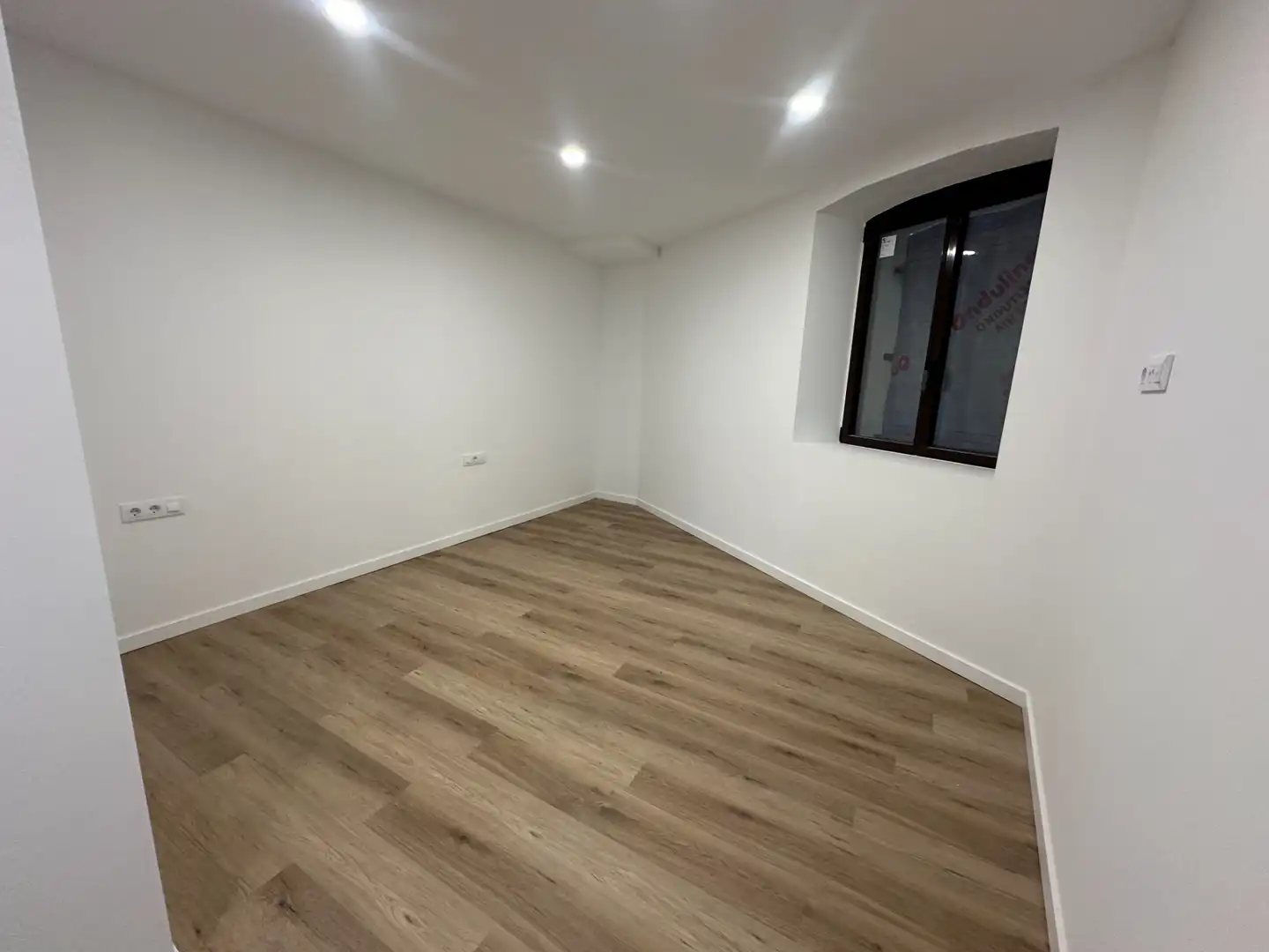 Planta baja en venta en Vilanova i la Geltrú con Aire acondicionado, Calefacción y Parquet