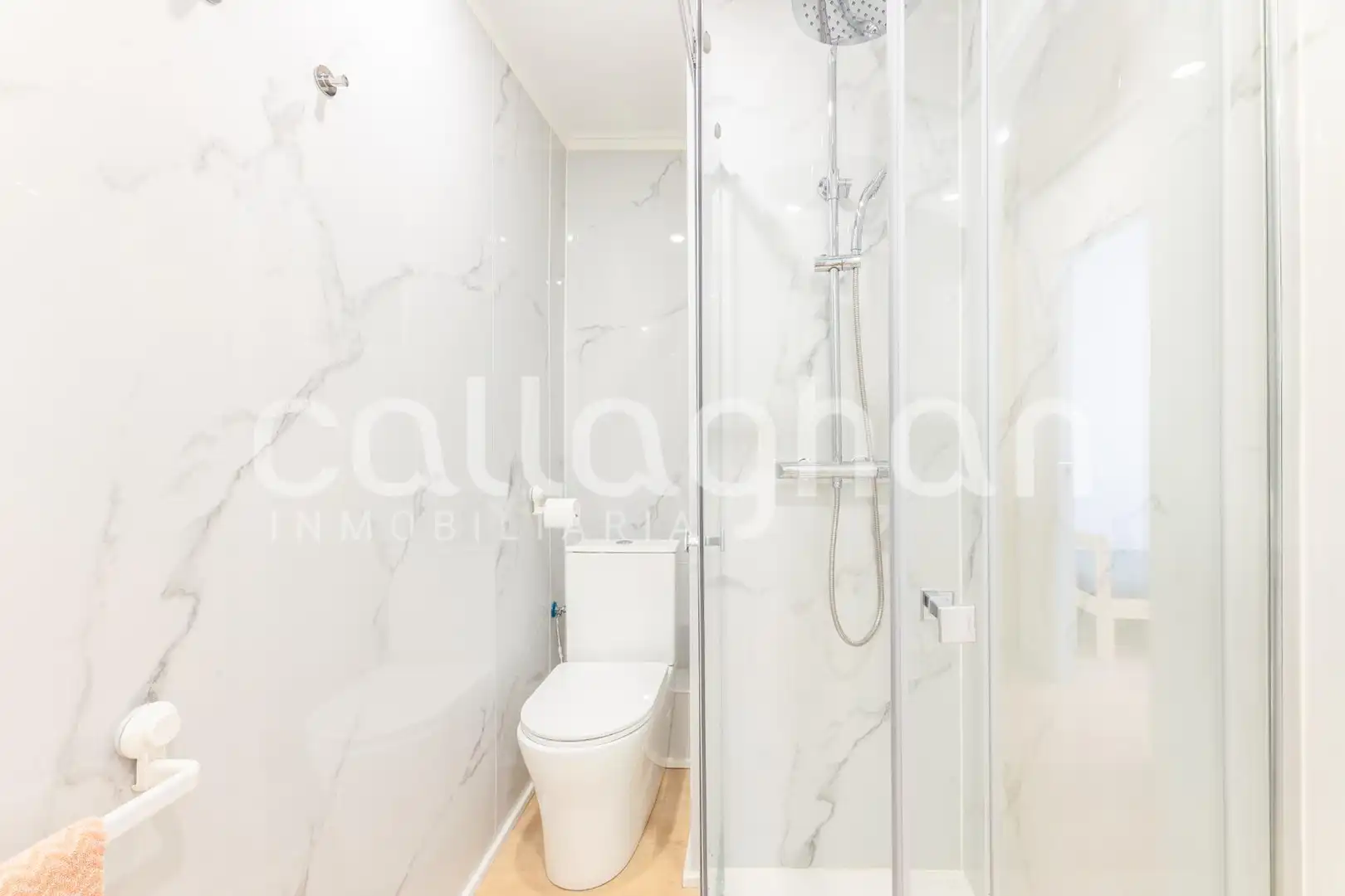 Bathroom of Flat for rent in Valencia  with Furnished