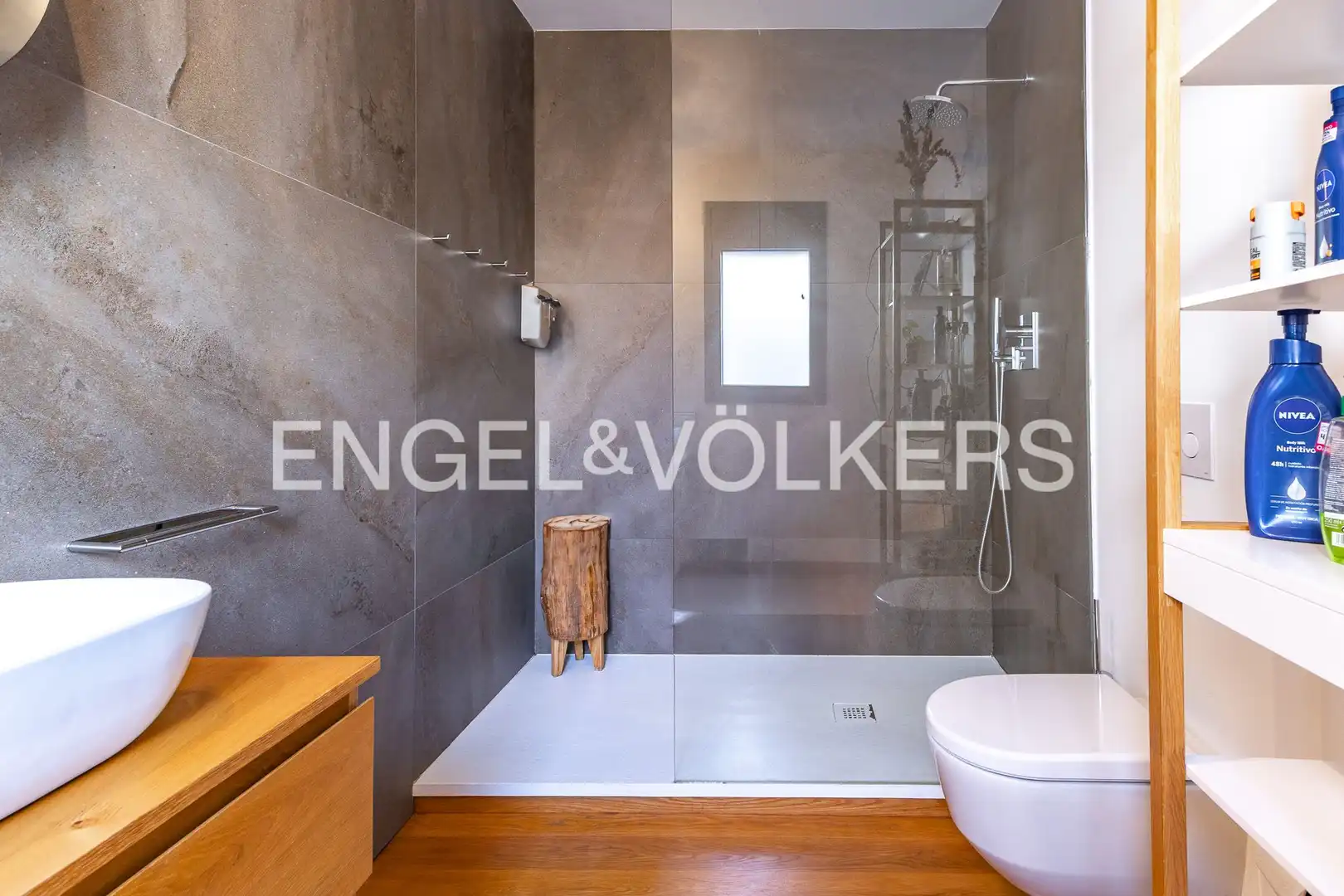 Badezimmer von Wohnungen zum Verkauf in Badalona mit Klimaanlage, Heizung und Terrasse
