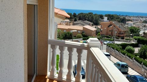 EXCELENTE ATICO CON GRAN TERRAZA CON BARBACOA Y VISTAS AL MAR