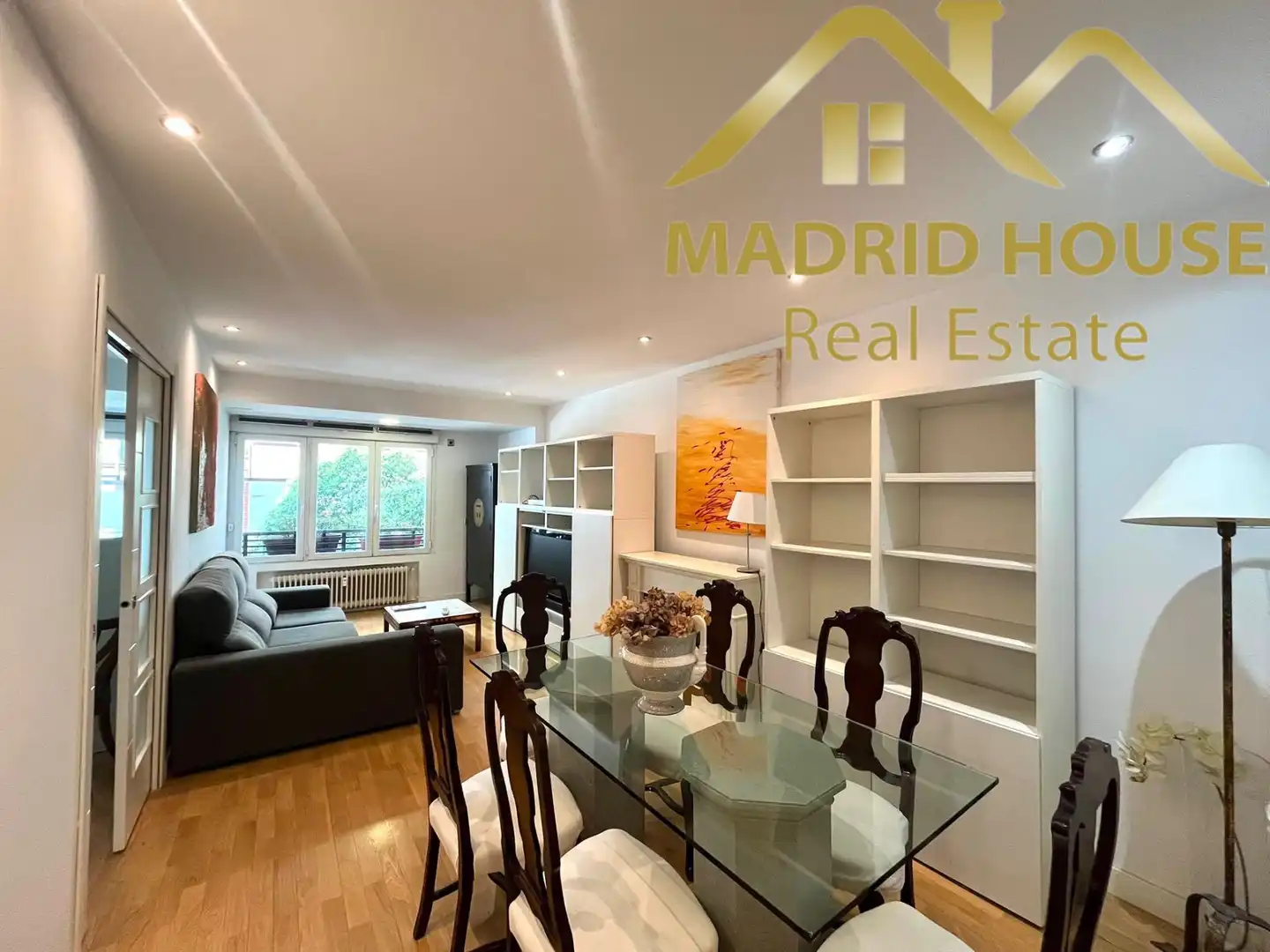 Außenansicht von Wohnung zum Verkauf in Madrid mit Klimaanlage, Heizung und Möbliert