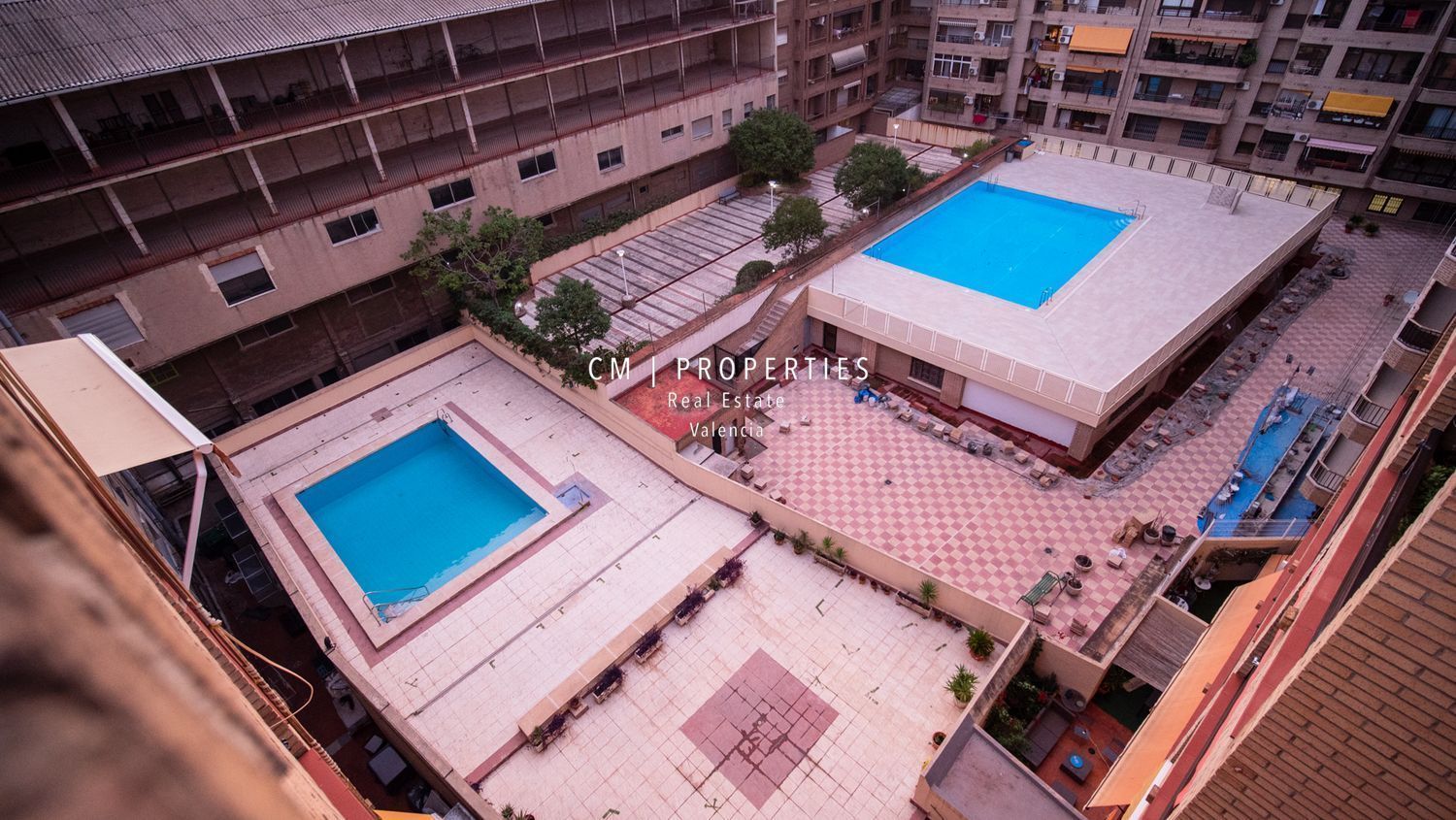 Swimming pool of Flat for sale in  Valencia Capital  with Air Conditioner, Heating and Terrace
