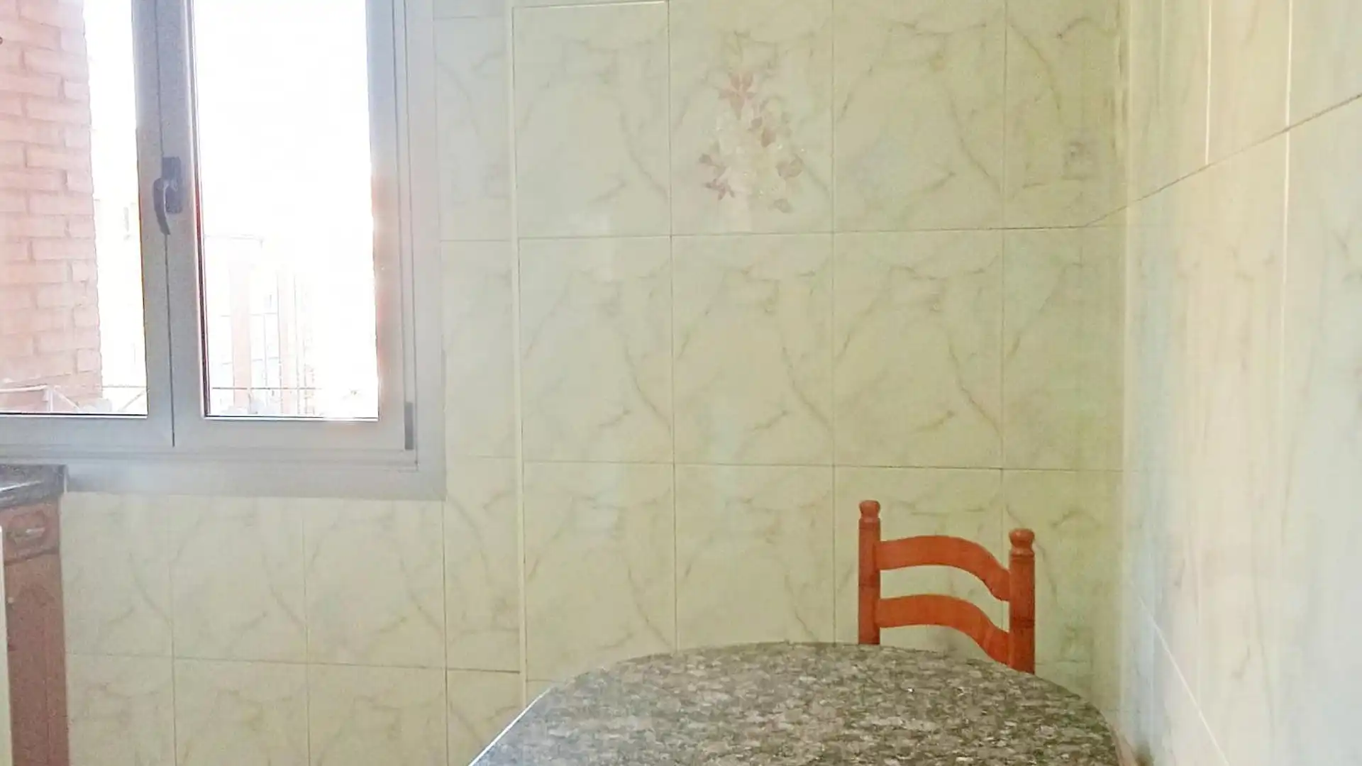 Cuina de Pis en venda en Gijón  amb Calefacció i Parquet