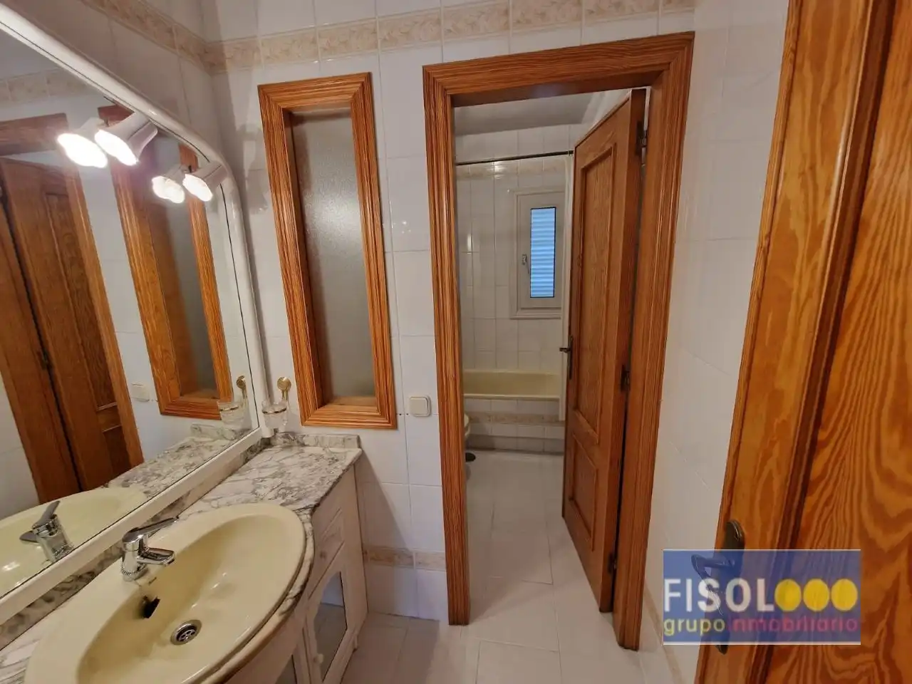 Bathroom of Detached homes for sale in Pozuelo de Alarcón  with Air Conditioner, Heating and Private garden