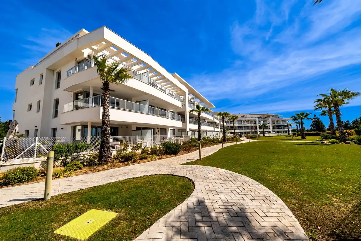 Vista exterior de Planta baixa en venda en Mijas amb Aire condicionat, Calefacció i Terrassa
