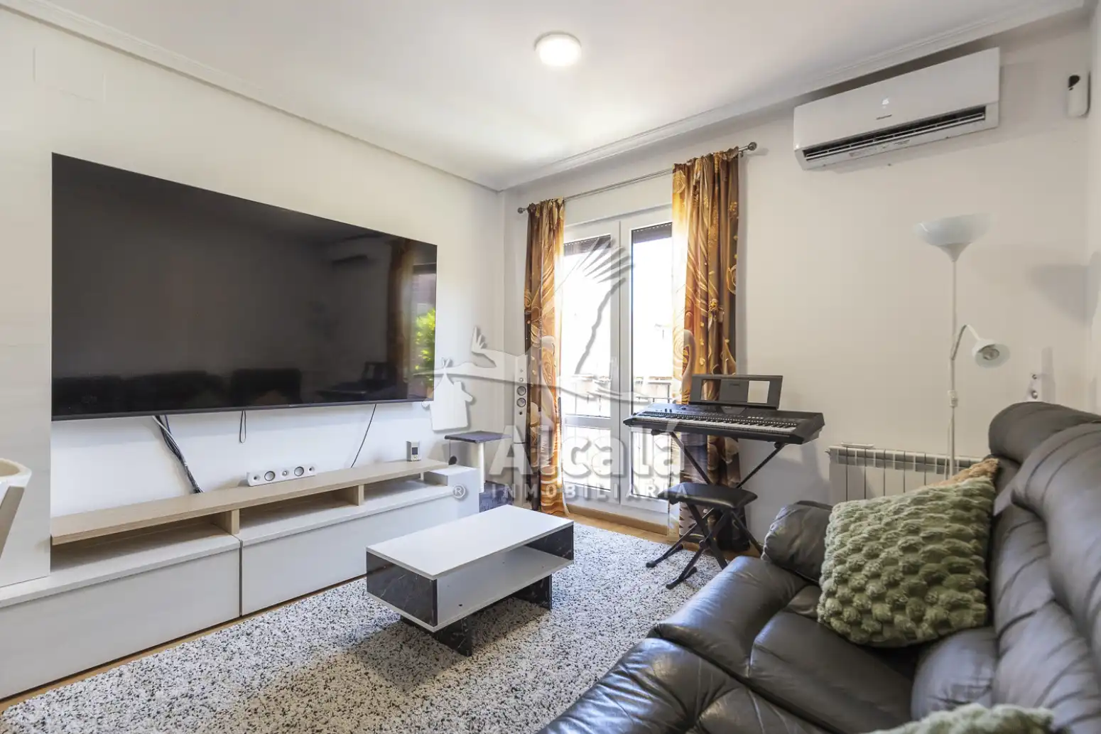 Wohnzimmer von Wohnung zum Verkauf in Camarma de Esteruelas mit Heizung, Balkon und Gemeinschaftspool