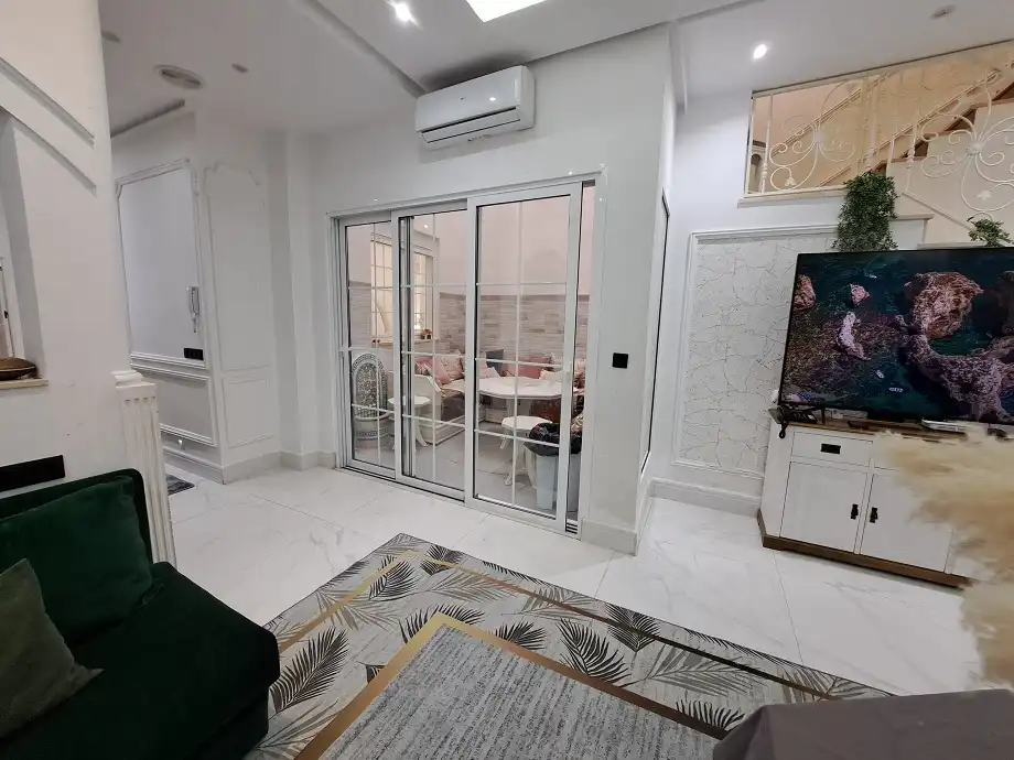 Casa adosada en venda en Elche / Elx amb Aire condicionat, Terrassa i Balcó