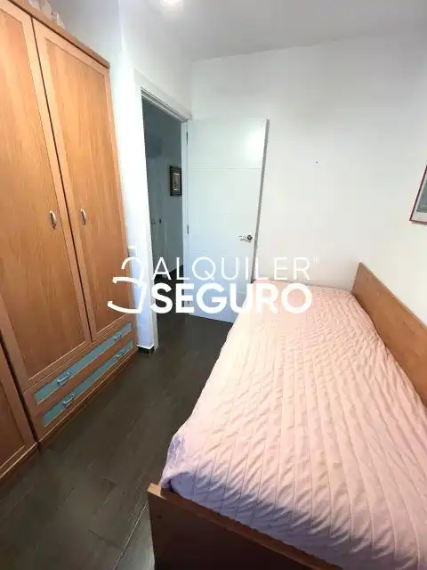 Bedroom of Flat for rent in Madrid  with Heating and Furnished