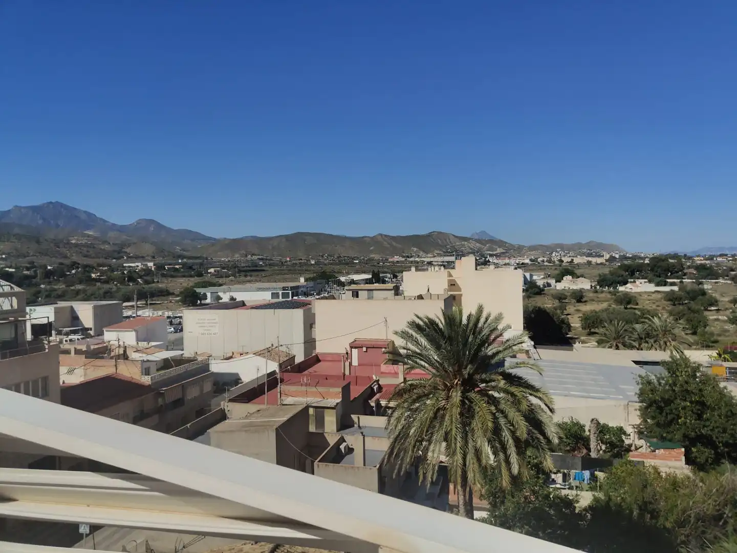 Vista exterior de Ático en venta en El Campello con Aire acondicionado, Calefacción y Terraza