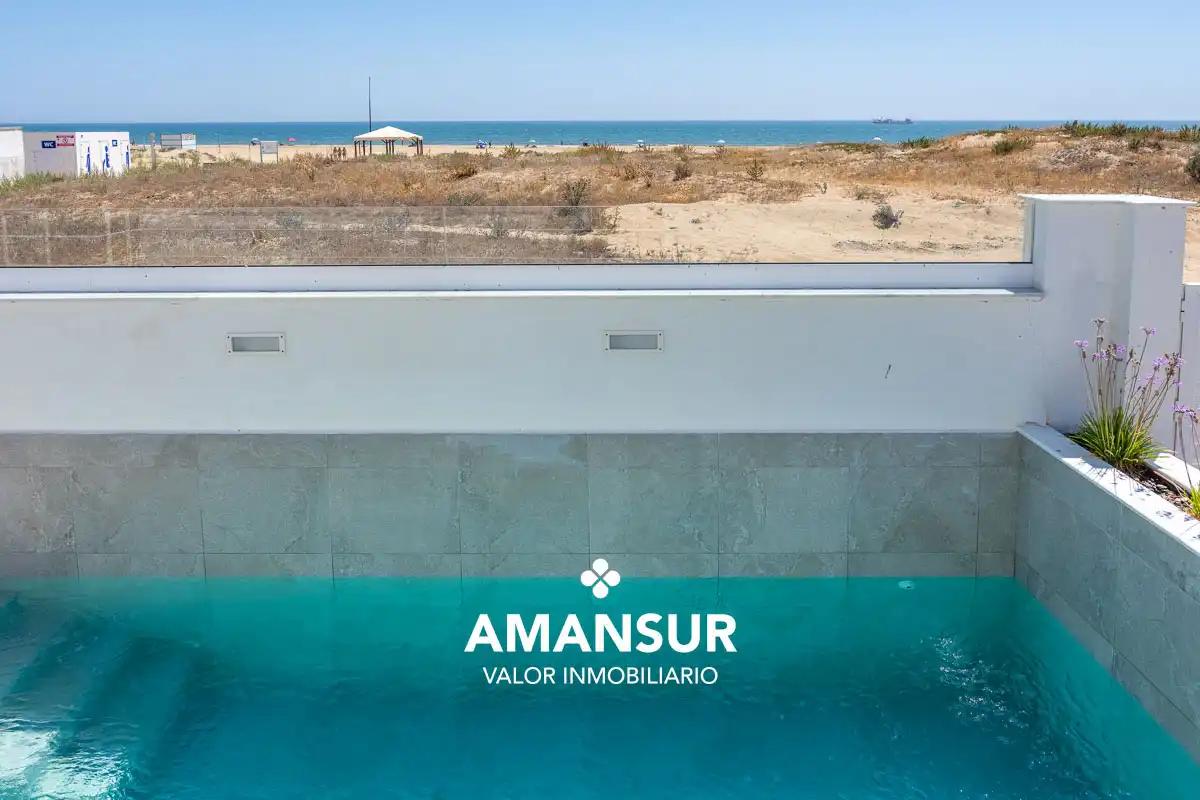 Piscina de Casa o xalet en venda en Punta Umbría amb Aire condicionat, Calefacció i Terrassa