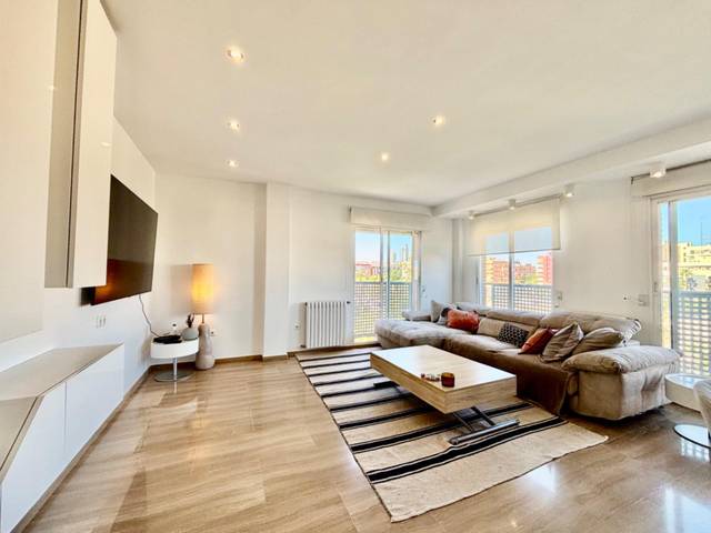 Piso en Venta en Calle SALVADOR RGUEZ BRONCHU en Nou Benicalap