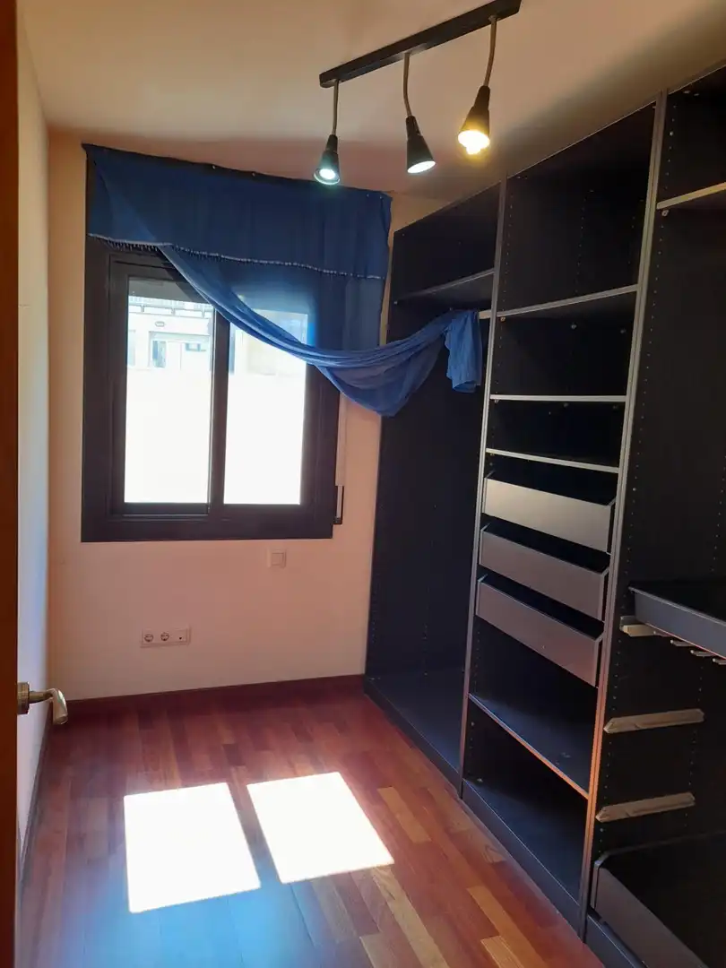Dormitori de Pis en venda en Mataró amb Calefacció, Parquet i Balcó