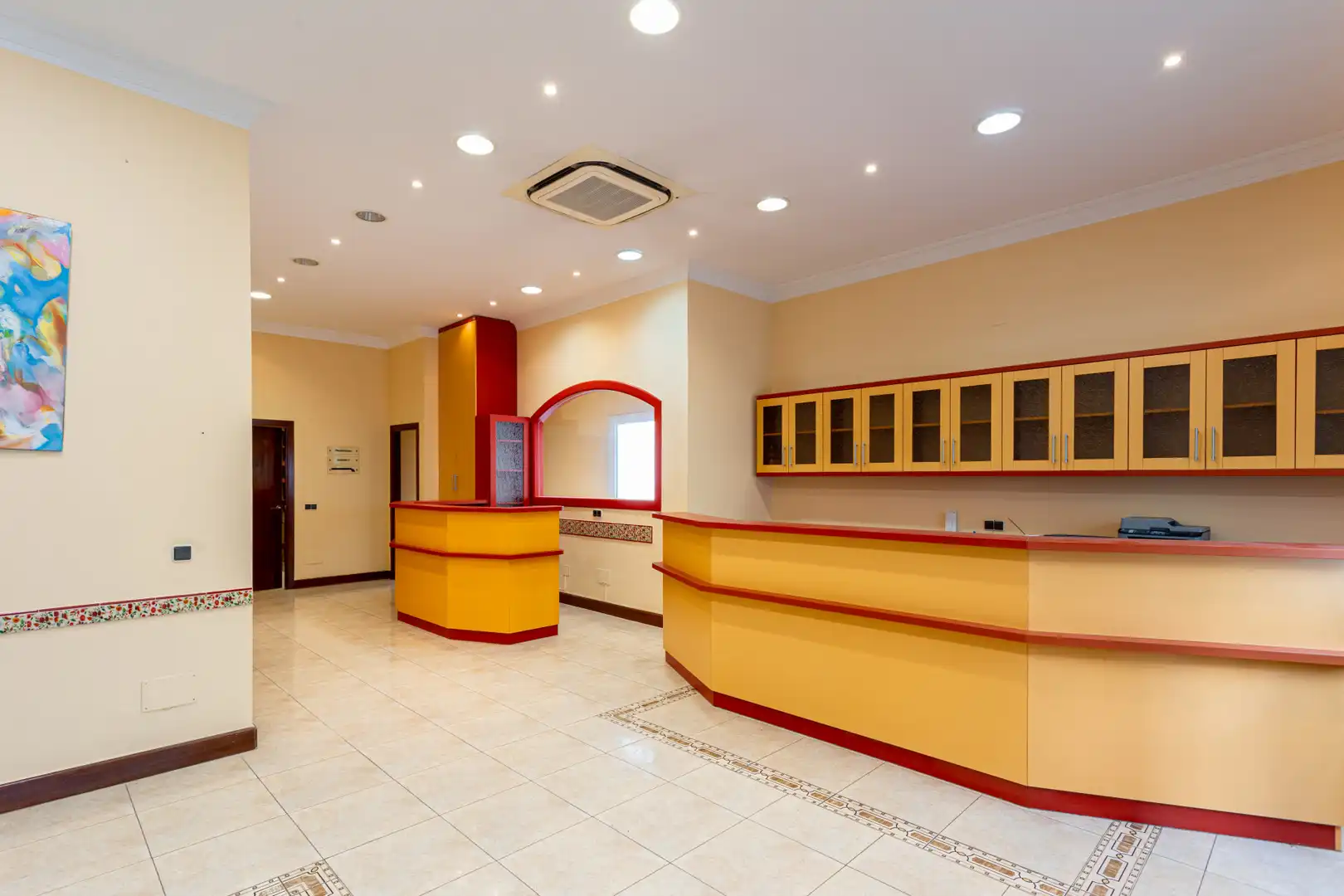 Commercial properties for sale in Marbella  with Air Conditioner and Furnished