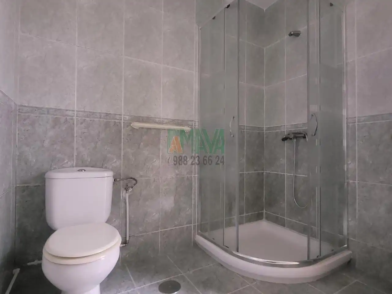 Badezimmer von Wohnung zur Miete in Ourense Capital  mit Heizung und Balkon