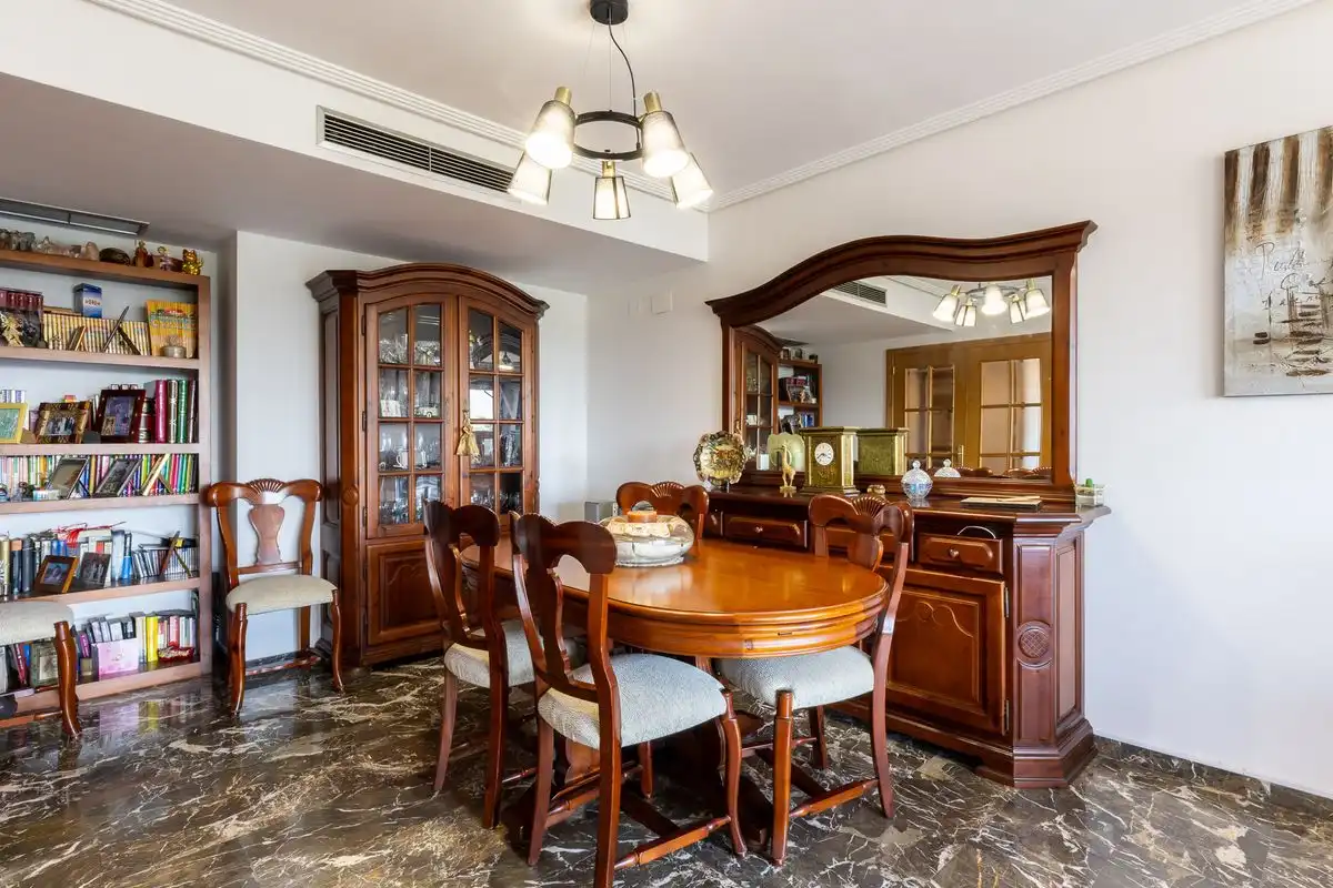 Comedor de Piso en venta en Valencia con Aire acondicionado, Calefacción y Jardín privado
