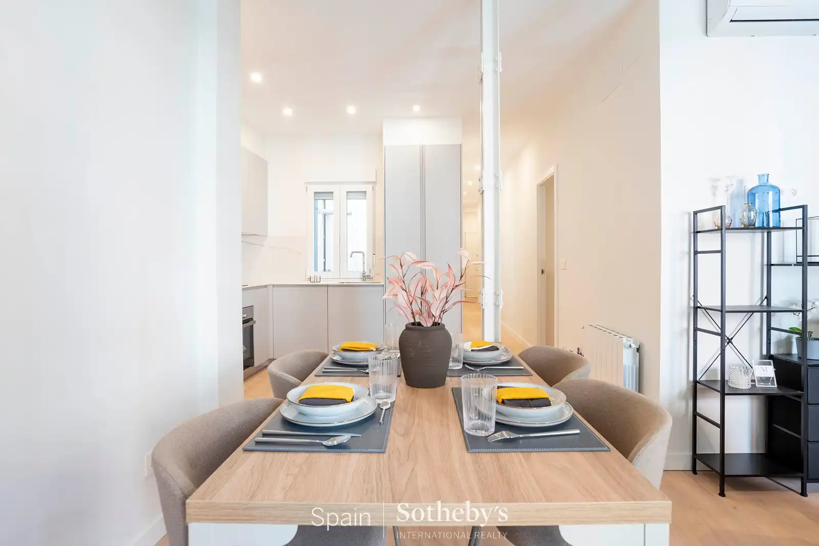 Apartment with lift for sale in Calle de Cavanilles, imagen 2