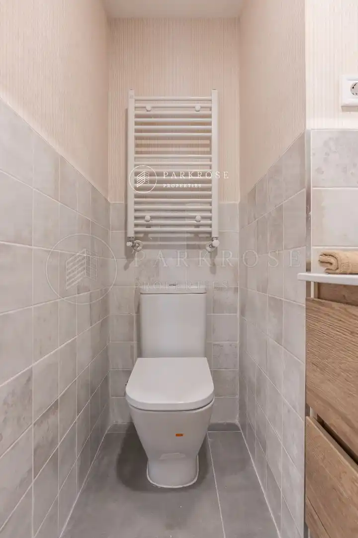 Bathroom of Flat for sale in Madrid  with Air Conditioner, Heating and Terrace