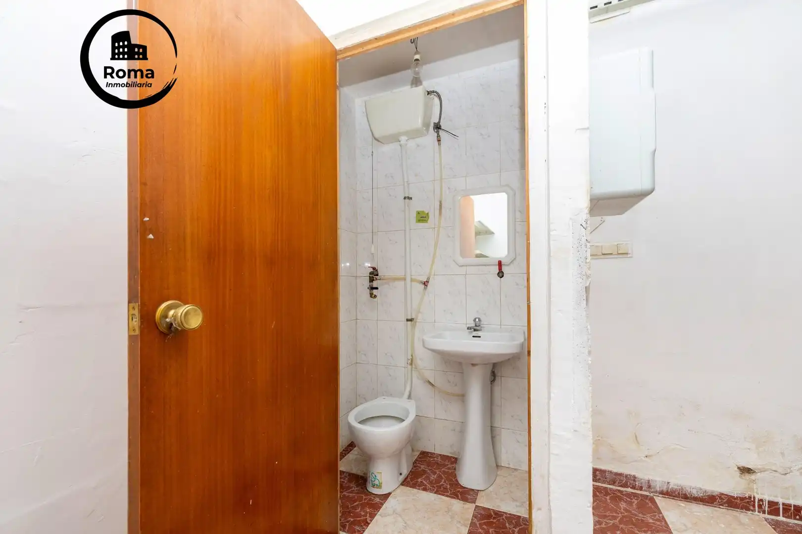 Badezimmer von Geschaftsraum zum Verkauf in Maracena mit Klimaanlage