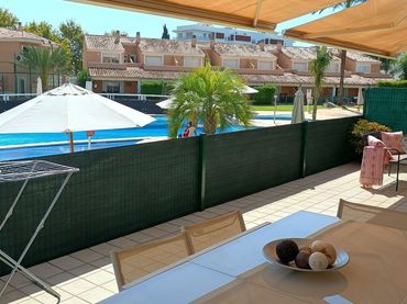 Flat with pool to rent in Calle Burdeos